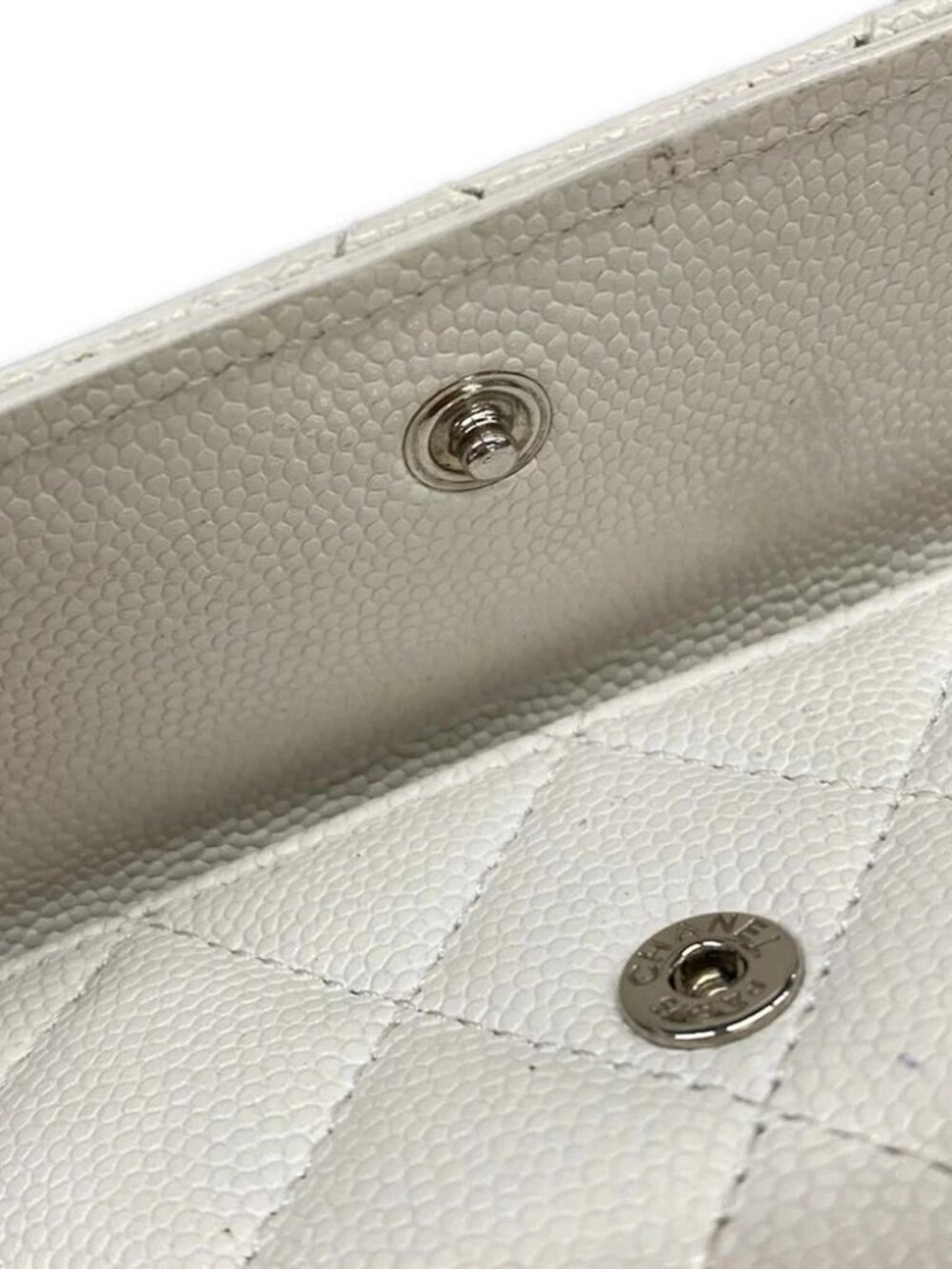 CHANEL Matelasse White Calfskin Trifold Wallet - Picture 10 of 10